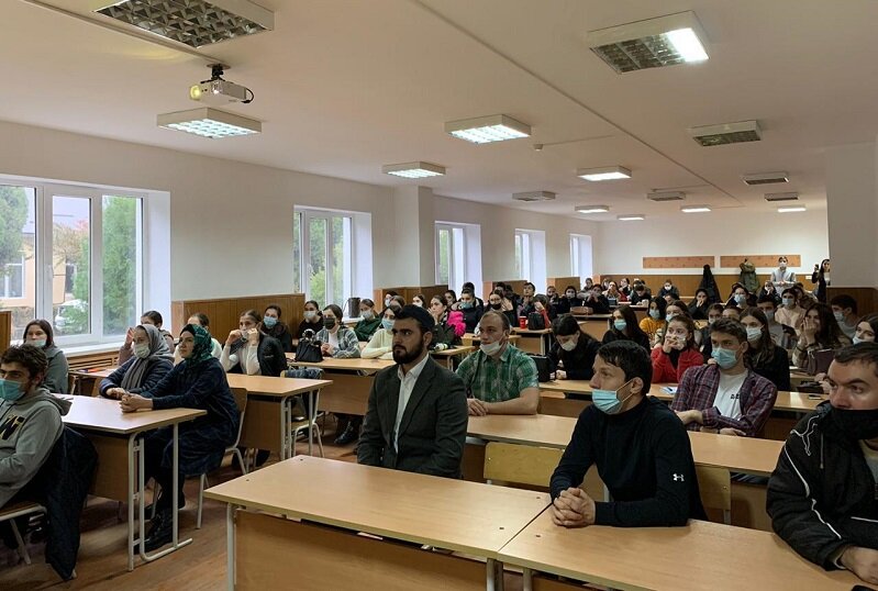 В ДГУ СОСТОЯЛАСЬ ВСТРЕЧА СО СТУДЕНТАМИ НА ТЕМУ «ПРОФИЛАКТИКА ЭКСТРЕМИЗМА И ТЕРРОРИЗМА В МОЛОДЕЖНОЙ СРЕДЕ»