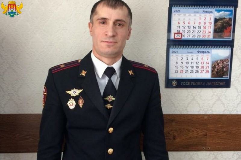 ДАГЕСТАНСКИЙ РОСГВАРДЕЕЦ СПАС МНОГОДЕТНУЮ СЕМЬЮ, КОТОРАЯ ОТРАВИЛАСЬ УГАРНЫМ ГАЗОМ В МАХАЧКАЛЕ