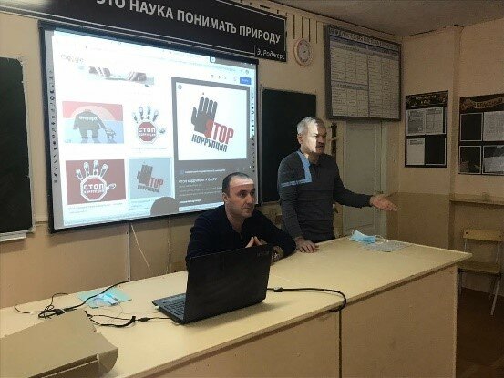 РАБОТНИКИ АДМИНИСТРАЦИИ СОВЕТСКОГО РАЙОНА ПРОВЕЛИ ВСТРЕЧУ С УЧАЩИМСЯ СТАРШИХ КЛАССОВ ОДНОЙ ИЗ СТОЛИЧНЫХ ШКОЛ
