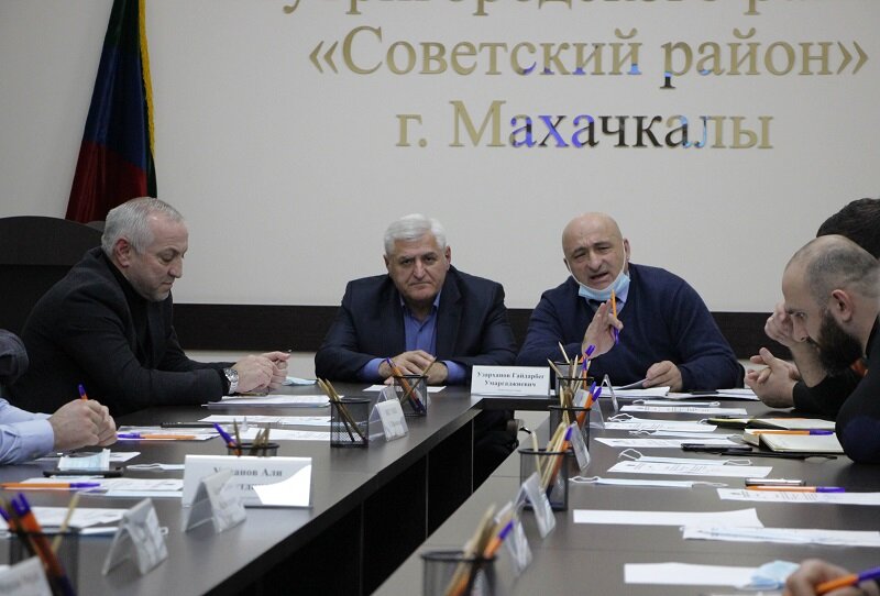 ГОТОВНОСТЬ КОММУНАЛЬНЫХ И РЕСУРСОСНАБЖАЮЩИХ СЛУЖБ В ПРЕДСТОЯЩИЕ ПРАЗДНИЧНЫЕ ДНИ ОБСУДИЛИ В АДМИНИСТРАЦИИ СОВЕТСКОГО РАЙОНА СТОЛИЦЫ
