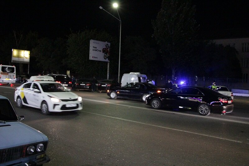 НА ОДНОЙ ИЗ ЦЕНТРАЛЬНЫХ УЛИЦ СТОЛИЦЫ СОСТОЯЛСЯ РЕЙД ПО ВЫЯВЛЕНИЮ ДОЛЖНИКОВ ТРАНСПОРТНОГО НАЛОГА