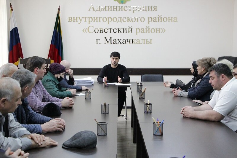 С УПРАВЛЯЮЩИМИ КОМПАНИЯМИ СОВЕТСКОГО РАЙОНА Г. МАХАЧКАЛЫ ОБСУДИЛИ ВОПРОСЫ ПРЕДСТОЯЩЕГО СУББОТНИКА