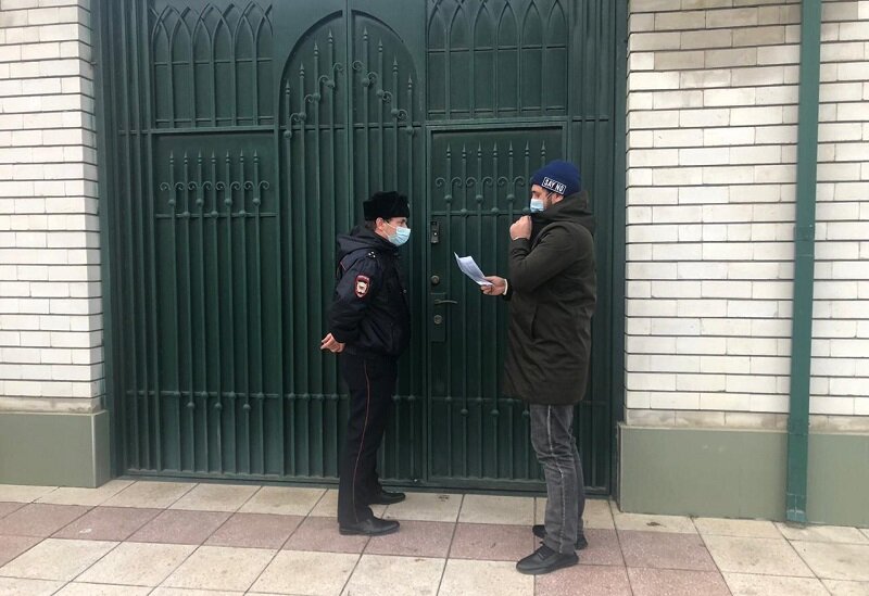 В ПОСЕЛКЕ АЛЬБУРИКЕНТ ВРУЧИЛИ ПОВЕСТКИ ПРИЗЫВНИКАМ 