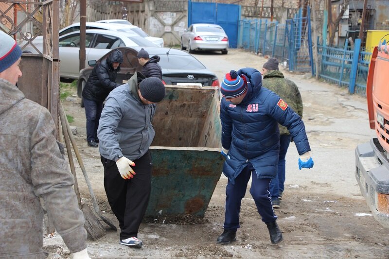 МАСШТАБНАЯ АКЦИЯ ПО САНИТАРНОЙ ОЧИСТКЕ С УЧАСТИЕМ МУНИЦИПАЛИТЕТОВ ИЗ РАЙОНОВ ДАГЕСТАНА СОСТОЯЛАСЬ В СОВЕТСКОМ РАЙОНЕ МАХАЧКАЛЫ