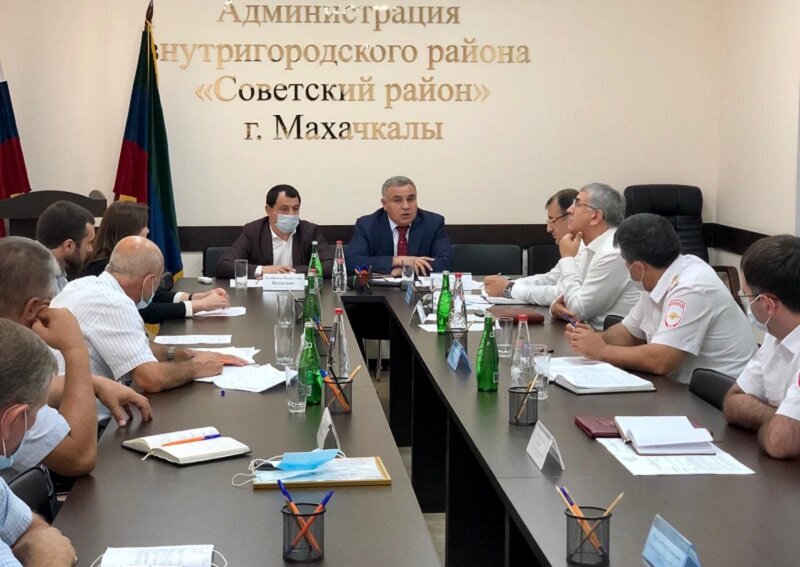 В АДМИНИСТРАЦИИ СОВЕТСКОГО РАЙОНА Г. МАХАЧКАЛЫ СОСТОЯЛОСЬ СОВЕЩАНИЕ, ПОСВЯЩЕННОЕ СБОРУ ТРАНСПОРТНОГО НАЛОГА 