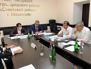В АДМИНИСТРАЦИИ СОВЕТСКОГО РАЙОНА Г. МАХАЧКАЛЫ СОСТОЯЛОСЬ СОВЕЩАНИЕ, ПОСВЯЩЕННОЕ СБОРУ ТРАНСПОРТНОГО НАЛОГА 