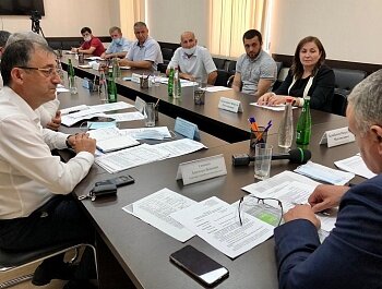 В АДМИНИСТРАЦИИ СОВЕТСКОГО РАЙОНА Г. МАХАЧКАЛЫ СОСТОЯЛОСЬ СОВЕЩАНИЕ, ПОСВЯЩЕННОЕ СБОРУ ТРАНСПОРТНОГО НАЛОГА 
