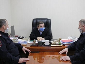 Первый заместитель главы Советского района г. Махачкалы Сабир Юсупов провел встречу с руководителями батальона ДПС по г. Махачкала