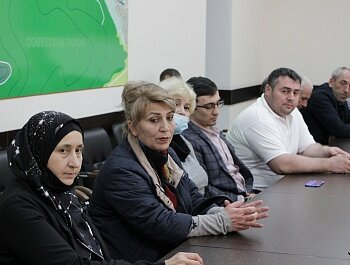 С УПРАВЛЯЮЩИМИ КОМПАНИЯМИ СОВЕТСКОГО РАЙОНА Г. МАХАЧКАЛЫ ОБСУДИЛИ ВОПРОСЫ ПРЕДСТОЯЩЕГО СУББОТНИКА