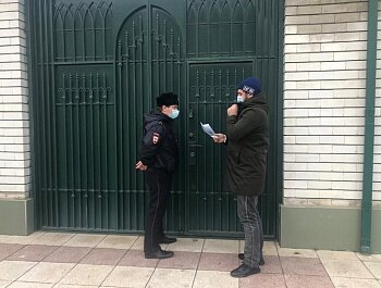 В ПОСЕЛКЕ АЛЬБУРИКЕНТ ВРУЧИЛИ ПОВЕСТКИ ПРИЗЫВНИКАМ 