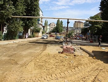 ВО ДВОРАХ СОВЕТСКОГО РАЙОНА СТОЛИЦЫ ЗАВЕРШАЮТСЯ РЕМОНТНЫЕ РАБОТЫ В РАМКАХ ФЕДЕРАЛЬНОЙ ПРОГРАММЫ «ФОРМИРОВАНИЕ КОМФОРТНОЙ ГОРОДСКОЙ СРЕДЫ»