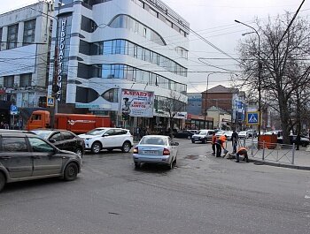 ОЧИСТКА ЛИВНЕВЫХ СЕТЕЙ ПРОДОЛЖАЕТСЯ НА ТЕРРИТОРИИ СОВЕТСКОГО РАЙОНА СТОЛИЦЫ