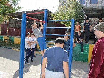 СПОРТИВНЫЙ ФЕСТИВАЛЬ «СПОРТ В КАЖДЫЙ ДВОР» СОСТОЯЛСЯ В ОДНОМ ИЗ ДВОРОВ СОВЕТСКОГО РАЙОНА СТОЛИЦЫ