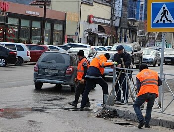 ОЧИСТКА ЛИВНЕВЫХ СЕТЕЙ ПРОДОЛЖАЕТСЯ НА ТЕРРИТОРИИ СОВЕТСКОГО РАЙОНА СТОЛИЦЫ