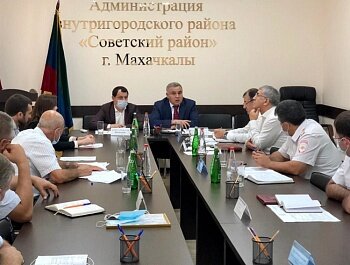 В АДМИНИСТРАЦИИ СОВЕТСКОГО РАЙОНА Г. МАХАЧКАЛЫ СОСТОЯЛОСЬ СОВЕЩАНИЕ, ПОСВЯЩЕННОЕ СБОРУ ТРАНСПОРТНОГО НАЛОГА 