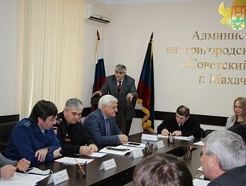 НАЧАЛЬНИК ОТДЕЛА ПОЛИЦИИ ПО СОВЕТСКОМУ РАЙОНУ ВЫСТУПИЛ С ОТЧЕТОМ О ПРОДЕЛАННОЙ РАБОТЕ НА СЕССИИ РАЙОННЫХ ДЕПУТАТОВ