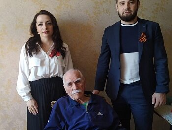 ВЕТЕРАНЫ МАХАЧКАЛЫ ПРИНИМАЮТ ПОЗДРАВЛЕНИЯ С 76-ЛЕТНЕЙ ГОДОВЩИНОЙ ВЕЛИКОЙ ПОБЕДЫ