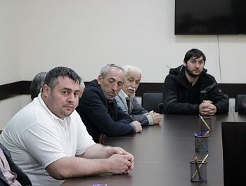 С УПРАВЛЯЮЩИМИ КОМПАНИЯМИ СОВЕТСКОГО РАЙОНА Г. МАХАЧКАЛЫ ОБСУДИЛИ ВОПРОСЫ ПРЕДСТОЯЩЕГО СУББОТНИКА