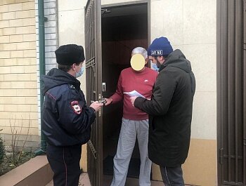 В ПОСЕЛКЕ АЛЬБУРИКЕНТ ВРУЧИЛИ ПОВЕСТКИ ПРИЗЫВНИКАМ 