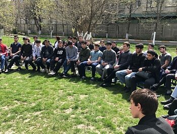 КРУГЛЫЙ СТОЛ НА ТЕМУ «ЖИЗНЬ – ЭКЗАМЕН. НЕ ПРОВАЛИ ЕГО!» СОСТОЯЛСЯ В АВТОМОБИЛЬНО-ДОРОЖНОМ КОЛЛЕДЖЕ