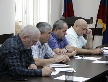 В АДМИНИСТРАЦИИ СОВЕТСКОГО РАЙОНА СТОЛИЦЫ ОБСУДИЛИ СОЦИАЛЬНО – ЭКОНОМИЧЕСКОЕ РАЗВИТИЕ ПОСЕЛКОВ