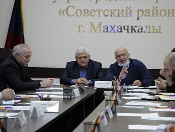 ГОТОВНОСТЬ КОММУНАЛЬНЫХ И РЕСУРСОСНАБЖАЮЩИХ СЛУЖБ В ПРЕДСТОЯЩИЕ ПРАЗДНИЧНЫЕ ДНИ ОБСУДИЛИ В АДМИНИСТРАЦИИ СОВЕТСКОГО РАЙОНА СТОЛИЦЫ