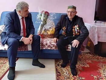 ВЕТЕРАНЫ МАХАЧКАЛЫ ПРИНИМАЮТ ПОЗДРАВЛЕНИЯ С 76-ЛЕТНЕЙ ГОДОВЩИНОЙ ВЕЛИКОЙ ПОБЕДЫ